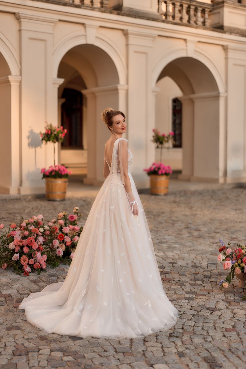 Menyasszonyi ruhák - 1172 - Angela Bianca - Astra b